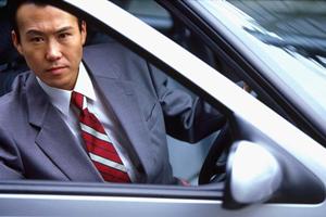 運転手を雇うなら、トータルドライバーサービスです。