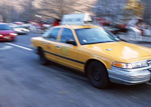 大阪でレンタカーを借りることができる